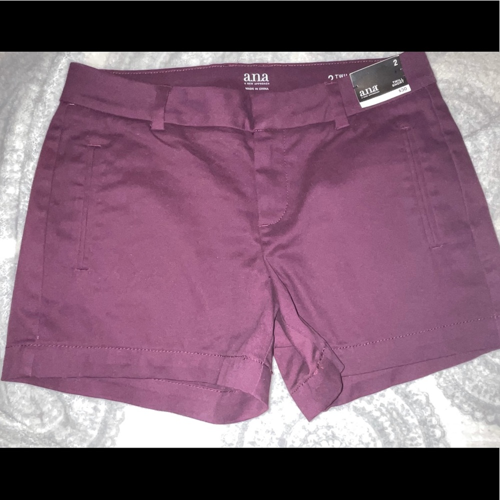 NWT Ana shorts